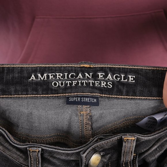 American Eagle Black Hi-Rise Jegging Crop Distressed Jeans 4 - Picture 6 of 7